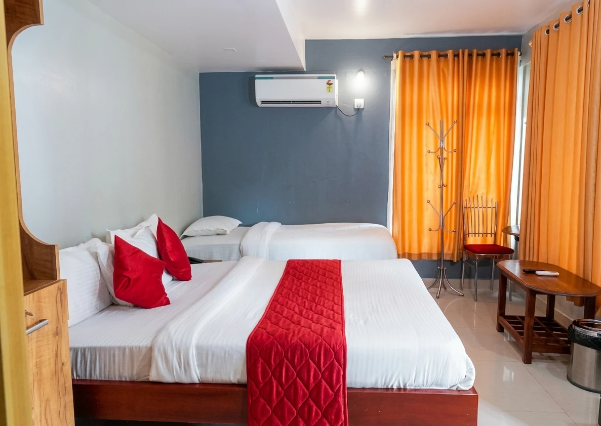 Lake View Room